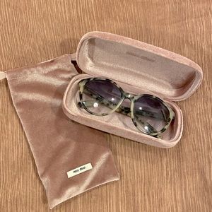 COPY - MIU MIU Sunglasses in Grey